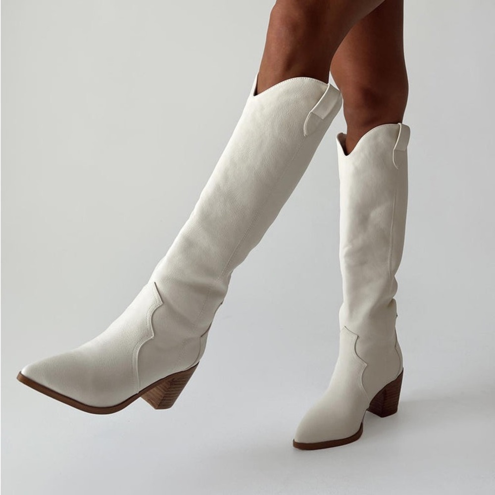 Billini Novena Boots Off White Size 7 NWOB